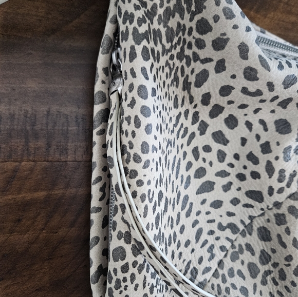 HOBO Paulette Leopard Print Shoulder Bag - Picture 4 of 11